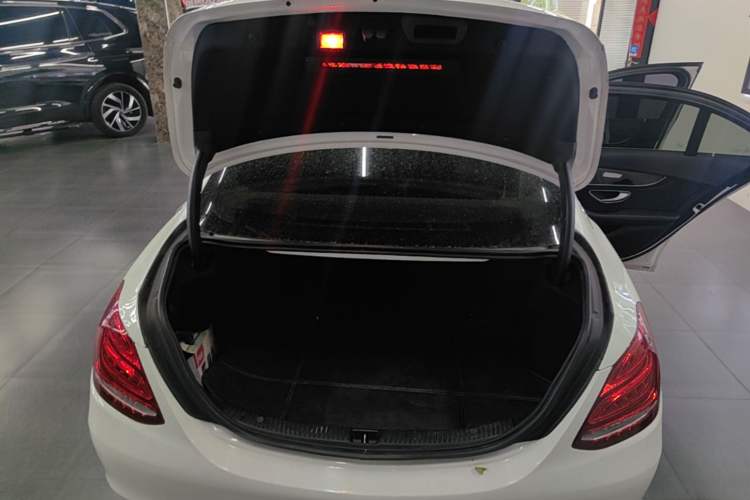 Used Mercedes-Benz C-Class 2015 Facelift C 200 L Trunk