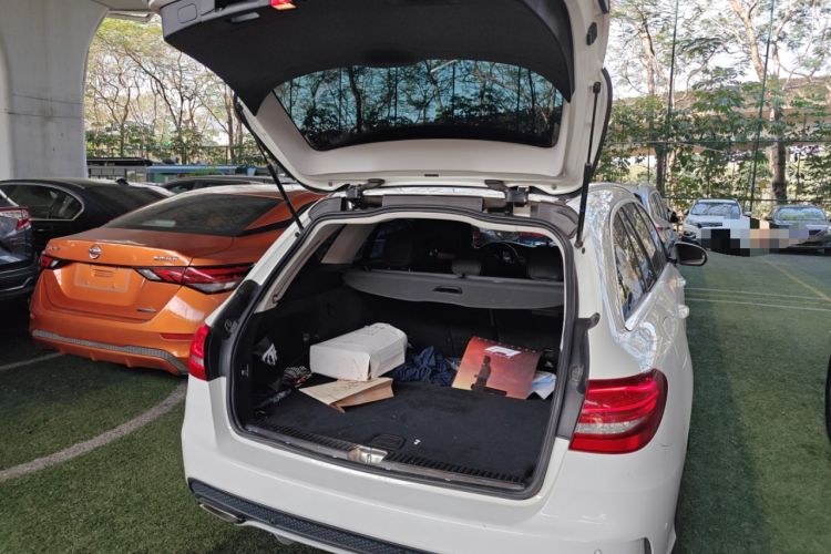 Used Mercedes-Benz C-Class 2015 C 200 station wagon Trunk