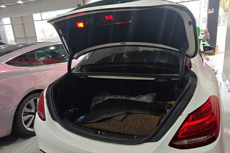 Used Mercedes-Benz C-Class 2015 C 200 L Sport Edition Trunk