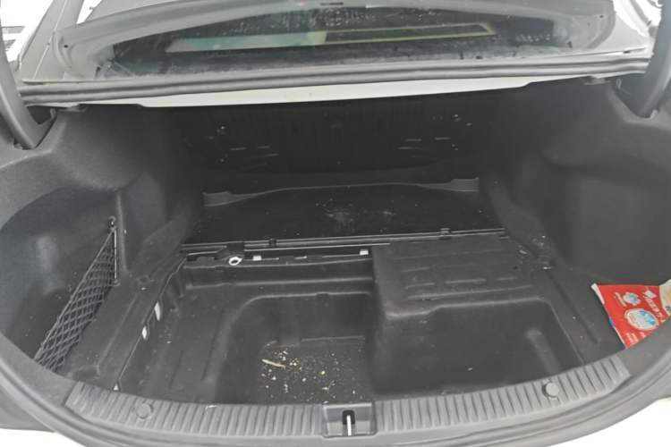 Used Mercedes-Benz C-Class 2015 Revised C 200 L Sport Edition Trunk