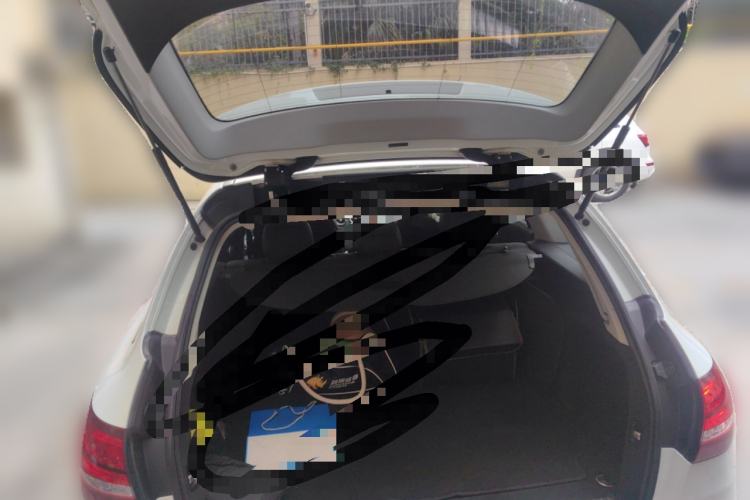 Used Mercedes-Benz C-Class 2015 C 200 station wagon Trunk