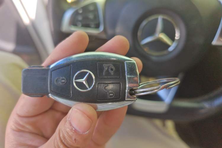 Used Mercedes-Benz C-Class 2015 C 200 Sport Edition Vehicle Key