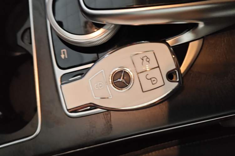 Used Mercedes-Benz C-Class 2015 C 260 L Sport Edition Vehicle Key