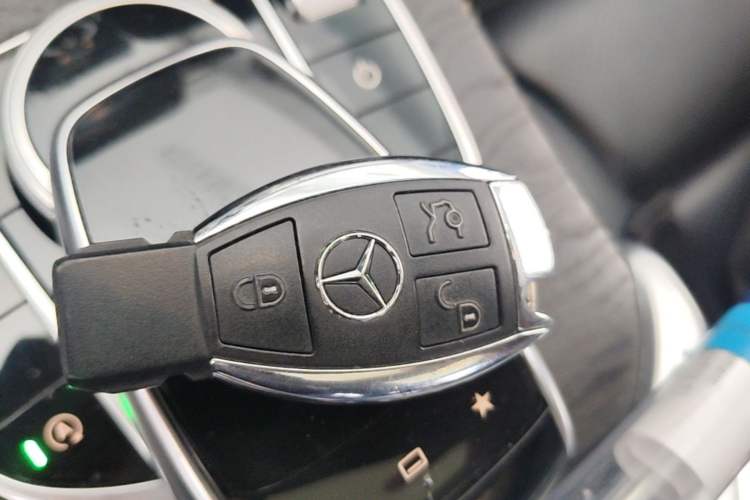 Used Mercedes-Benz C-Class 2015 Revised C 200 L Sport Edition Vehicle Key