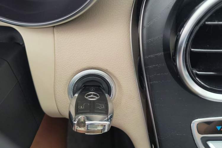 Used Mercedes-Benz C-Class 2015 C 200 L Sport Edition Vehicle Key