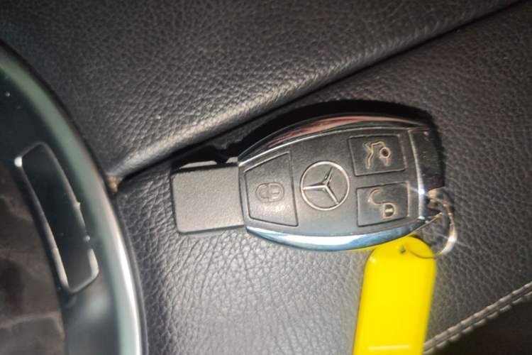 Used Mercedes-Benz C-Class 2015 Revised C 200 L Sport Edition Vehicle Key