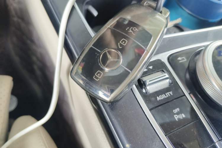 Used Mercedes-Benz C-Class 2015 C 200 L Sport Edition Vehicle Key