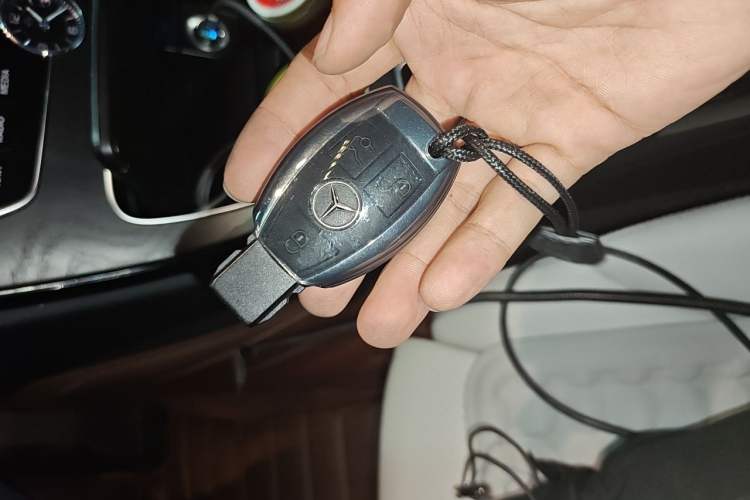 Used Mercedes-Benz C-Class 2015 C 180 L Sport Edition Vehicle Key
