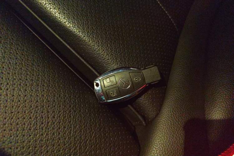 Used Mercedes-Benz C-Class 2015 Revised C 200 L Sport Edition Vehicle Key