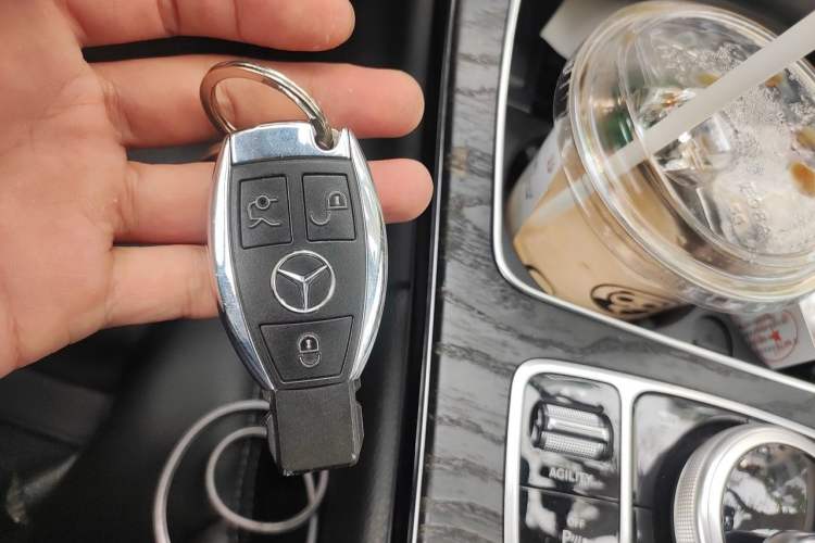 Used Mercedes-Benz C-Class 2015 Revised C 200 L Sport Edition Vehicle Key