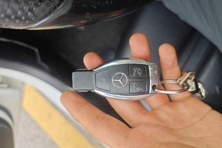Used Mercedes-Benz C-Class 2015 Revised C 200 L Sport Edition Vehicle Key