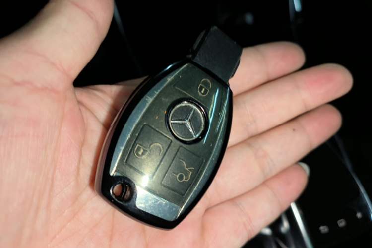 Used Mercedes-Benz C-Class 2015 C 200 Sport Edition Vehicle Key