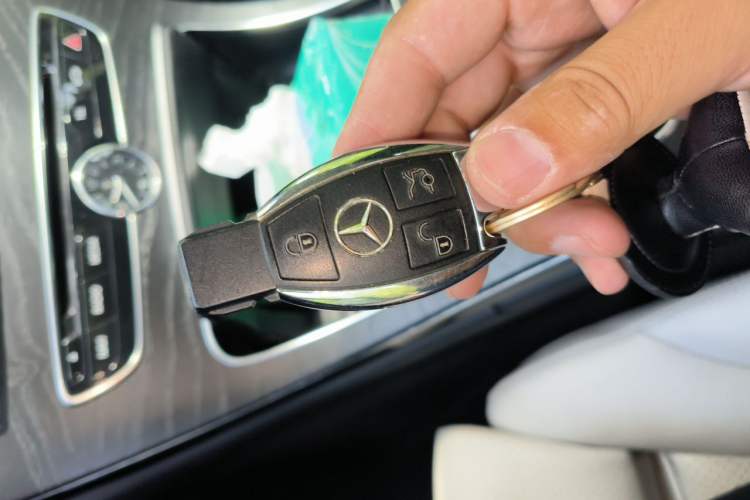 Used Mercedes-Benz C-Class 2015 C 200 L Sport Edition Vehicle Key