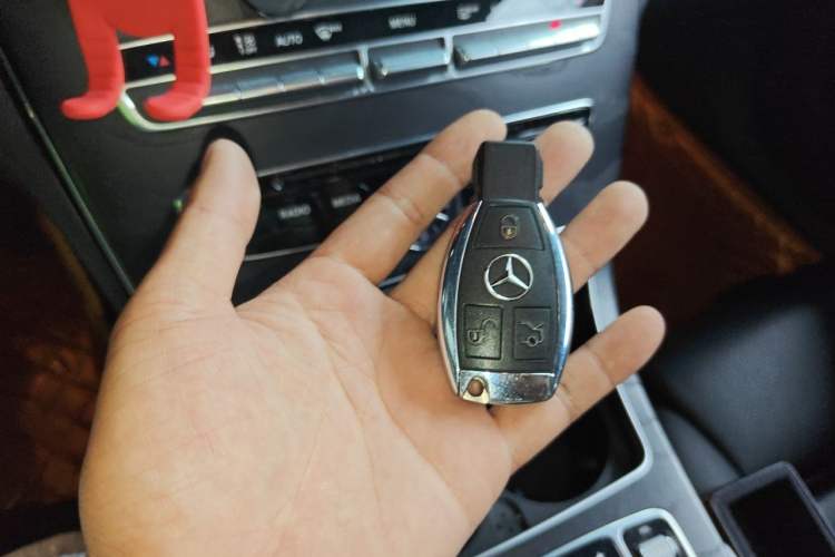 Used Mercedes-Benz C-Class 2015 Revised C 200 L Sport Edition Vehicle Key
