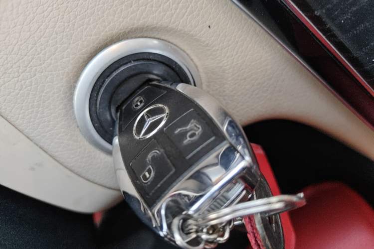 Used Mercedes-Benz C-Class 2015 C 180 L Sport Edition Vehicle Key