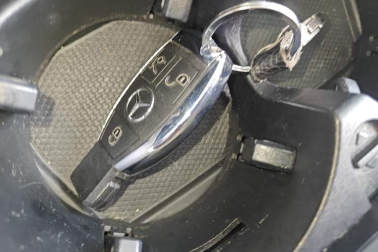Used Mercedes-Benz C-Class 2015 Revised C 200 L Sport Edition Vehicle Key