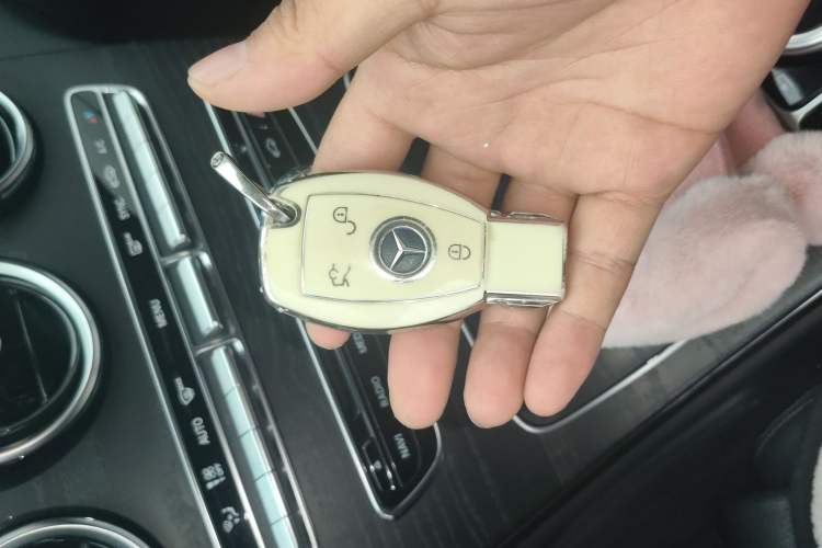 Used Mercedes-Benz C-Class 2015 Restyled C 180 L Sport Edition Vehicle Key
