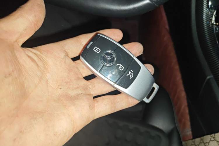 Used Mercedes-Benz C-Class 2015 Revised C 200 L Sport Edition Vehicle Key