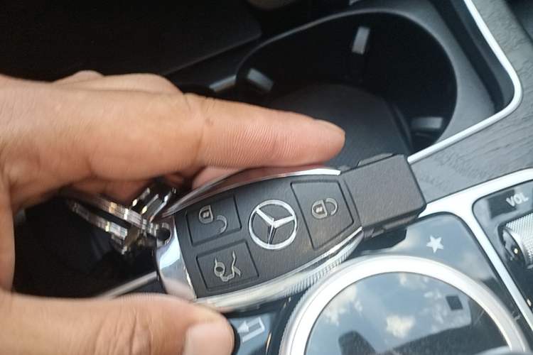 Used Mercedes-Benz C-Class 2015 C 200 station wagon Vehicle Key