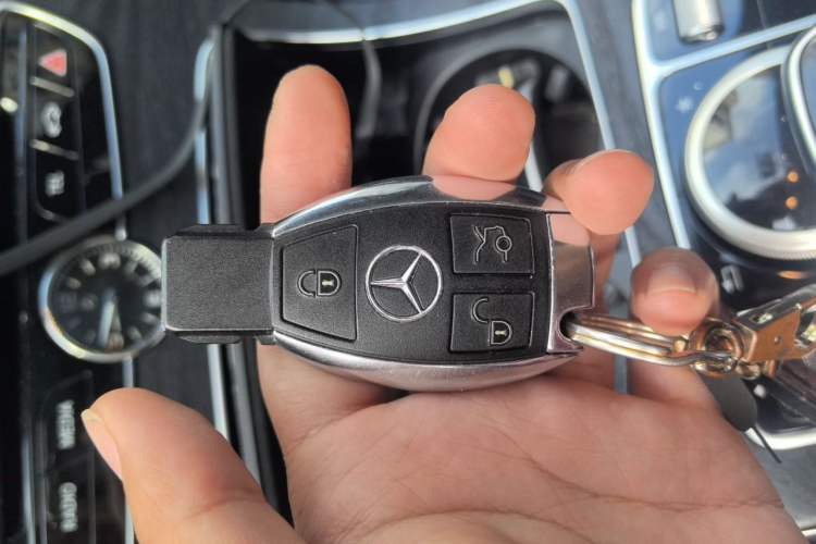 Used Mercedes-Benz C-Class 2015 C 200 station wagon Vehicle Key
