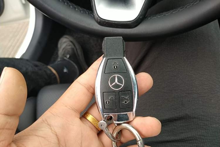 Used Mercedes-Benz C-Class 2015 Restyled C 180 L Sport Edition Vehicle Key