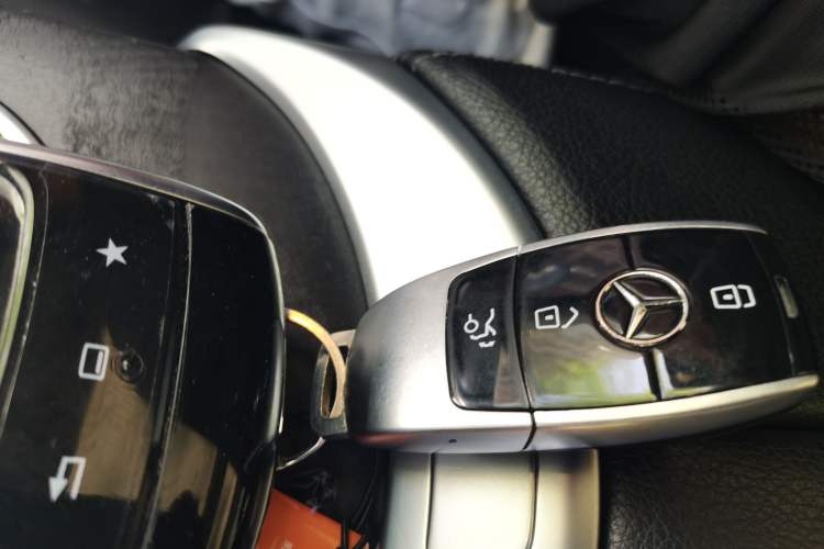 Used Mercedes-Benz C-Class 2015 C 200 L Sport Edition Vehicle Key