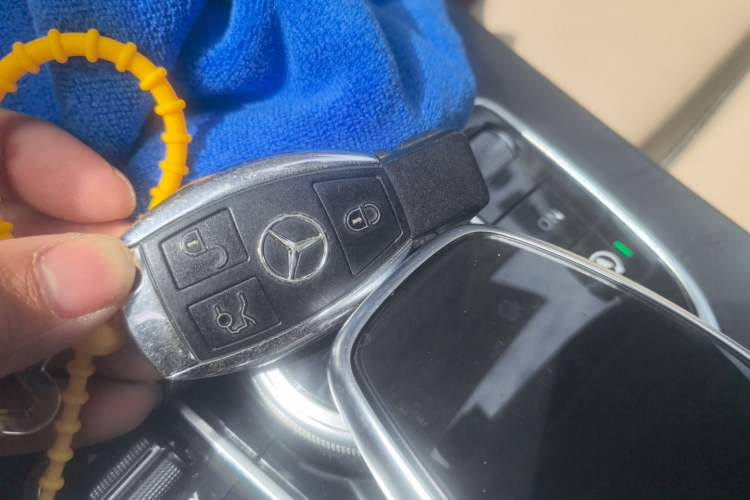 Used Mercedes-Benz C-Class 2015 C 180 L Sport Edition Vehicle Key