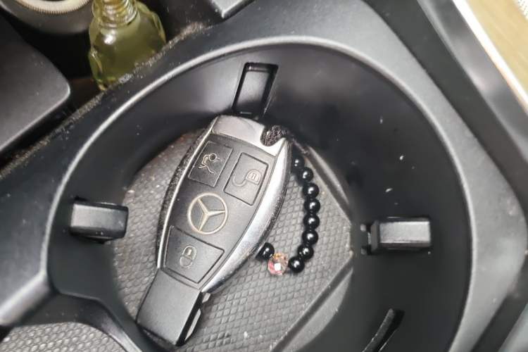 Used Mercedes-Benz C-Class 2015 C 200 L Vehicle Key