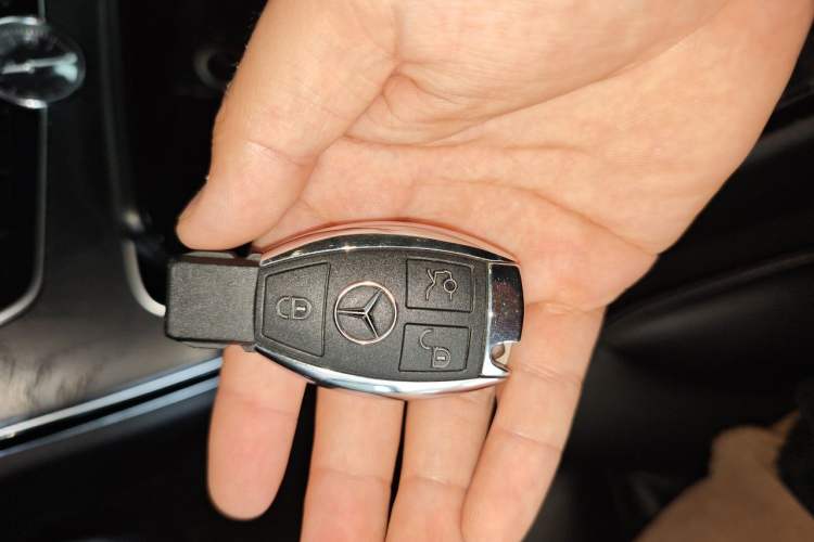 Used Mercedes-Benz C-Class 2015 C 200 L Sport Edition Vehicle Key