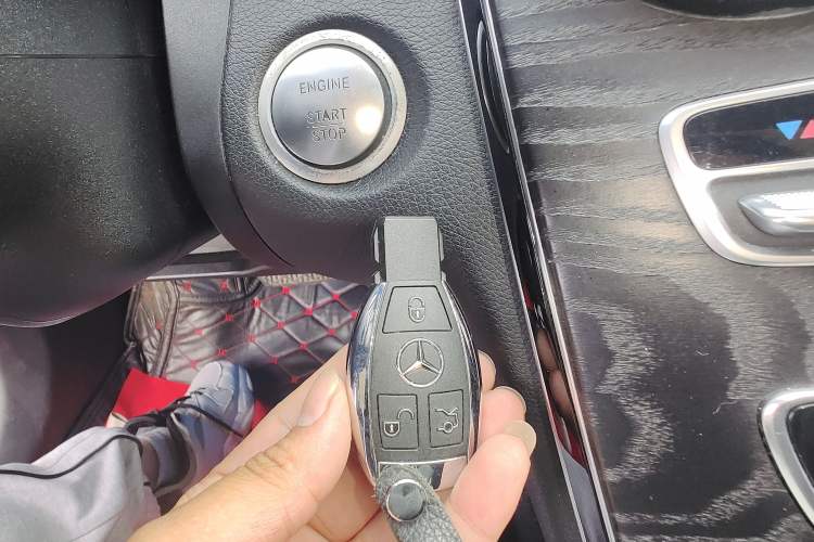Used Mercedes-Benz C-Class 2015 Revised C 200 L Sport Edition Vehicle Key