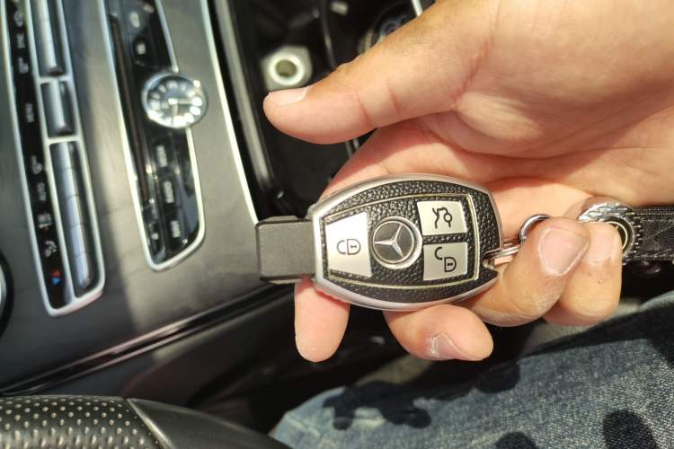Used Mercedes-Benz C-Class 2015 Revised C 200 L Sport Edition Vehicle Key