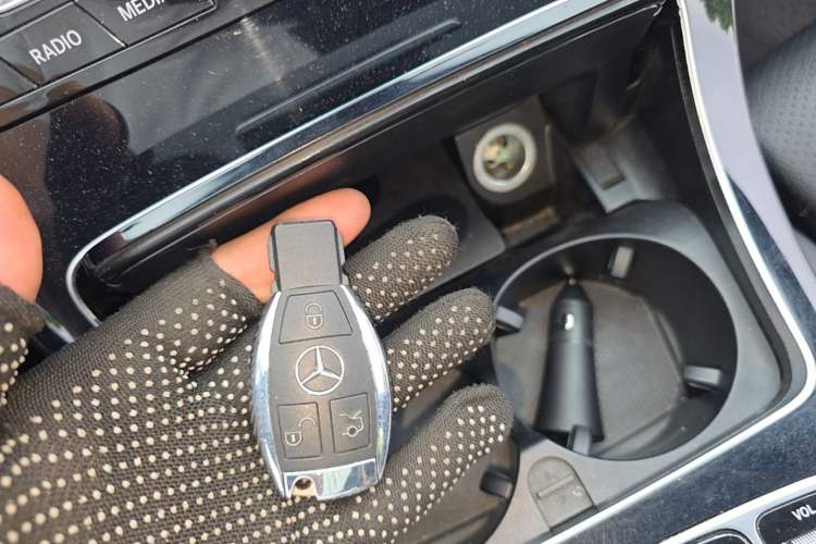 Used Mercedes-Benz C-Class 2015 C 200 Sport Edition 4MATIC Vehicle Key