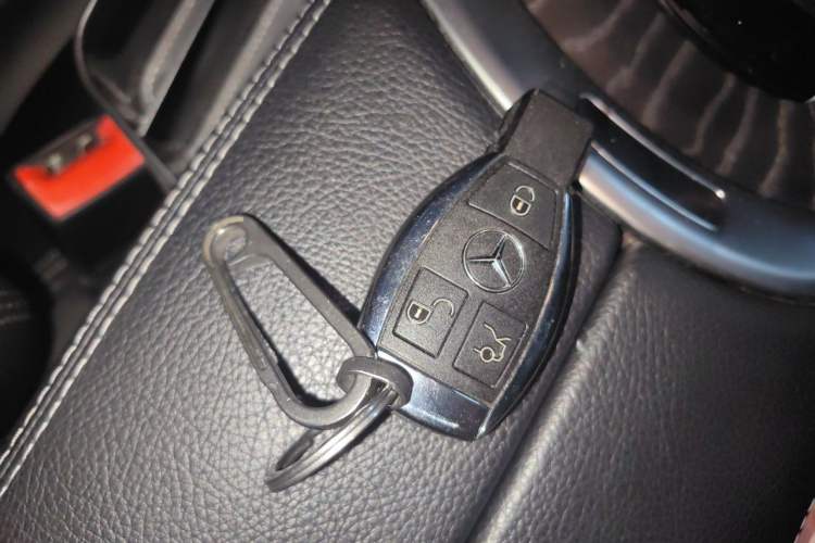 Used Mercedes-Benz C-Class 2015 Revised C 200 L Sport Edition Vehicle Key