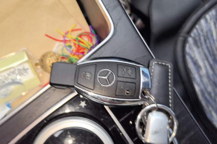 Used Mercedes-Benz C-Class 2015 C 260 L Sport Edition Vehicle Key