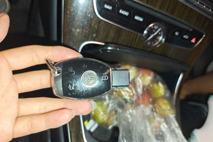 Used Mercedes-Benz C-Class 2015 Revised C 200 L Sport Edition Vehicle Key