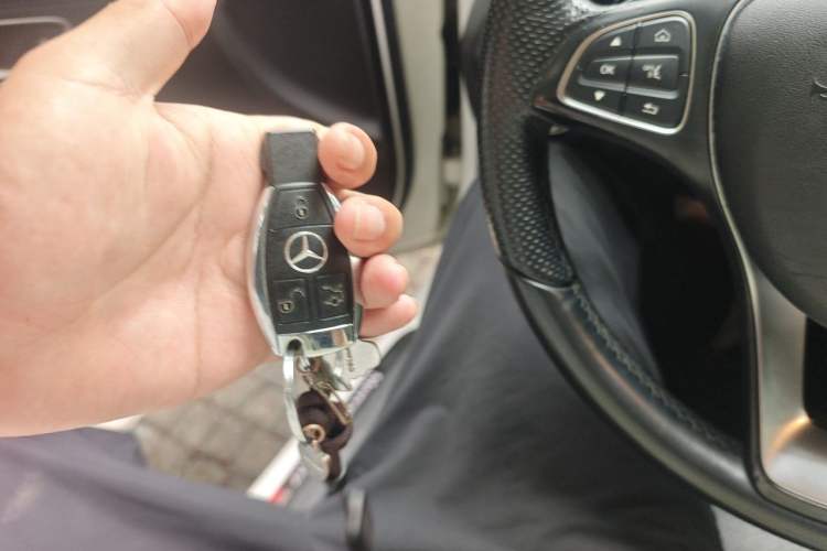 Used Mercedes-Benz C-Class 2015 Revised C 200 L Sport Edition Vehicle Key