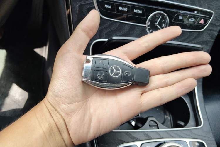 Used Mercedes-Benz C-Class 2015 Revised C 200 L Sport Edition Vehicle Key