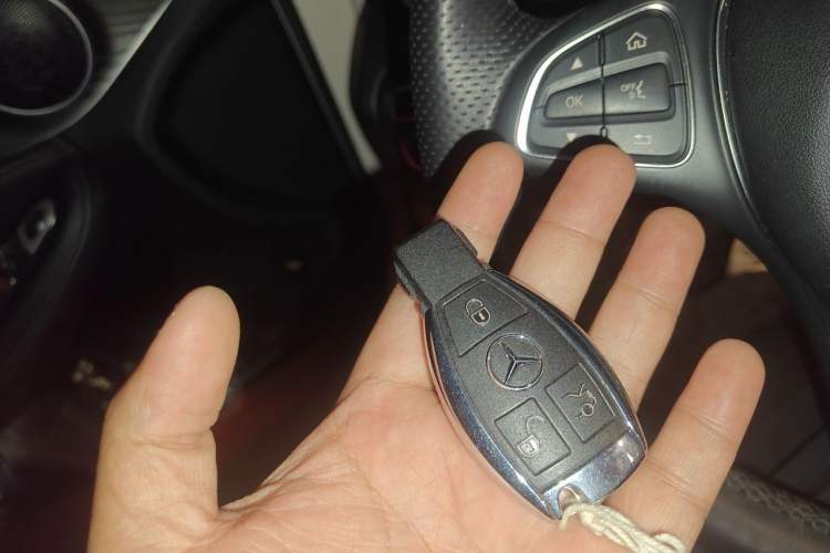 Used Mercedes-Benz C-Class 2015 Revised C 200 L Sport Edition Vehicle Key