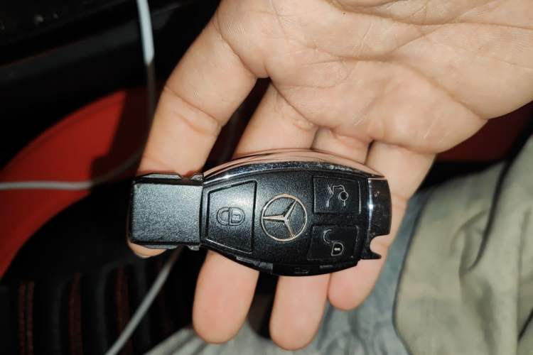Used Mercedes-Benz C-Class 2015 C 200 L Sport Edition Vehicle Key