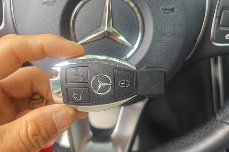 Used Mercedes-Benz C-Class 2015 Revised C 200 L Sport Edition Vehicle Key