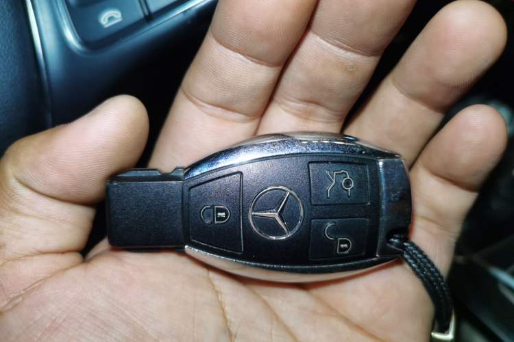 Used Mercedes-Benz C-Class 2015 Revised C 200 L Sport Edition Vehicle Key