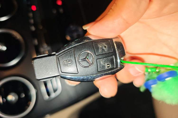 Used Mercedes-Benz C-Class 2015 C 180 L Sport Edition Vehicle Key