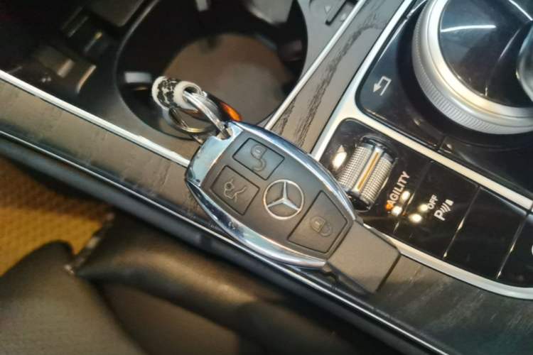 Used Mercedes-Benz C-Class 2015 C 180 L Sport Edition Vehicle Key