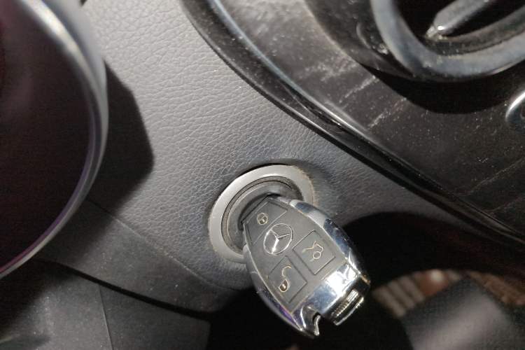 Used Mercedes-Benz C-Class 2015 Revised C 200 L Sport Edition Vehicle Key