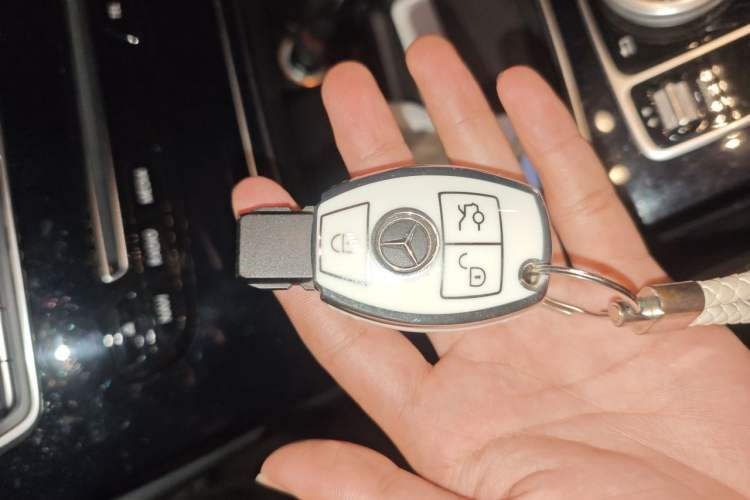 Used Mercedes-Benz C-Class 2015 C 200 Sport Edition Vehicle Key