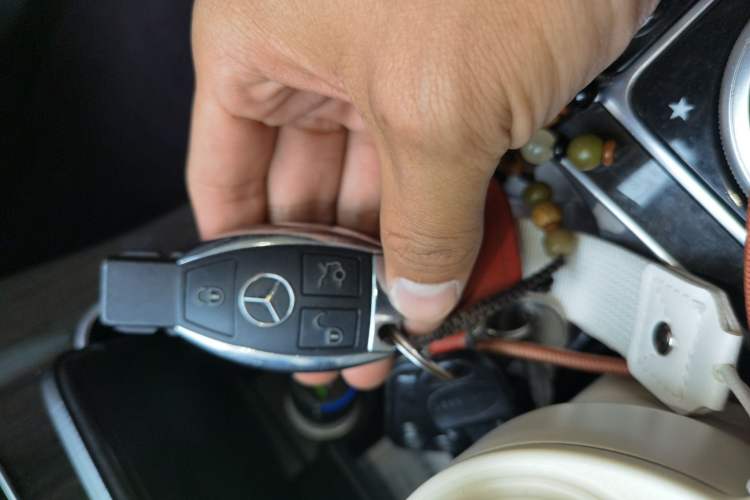 Used Mercedes-Benz C-Class 2015 C 260 L Vehicle Key
