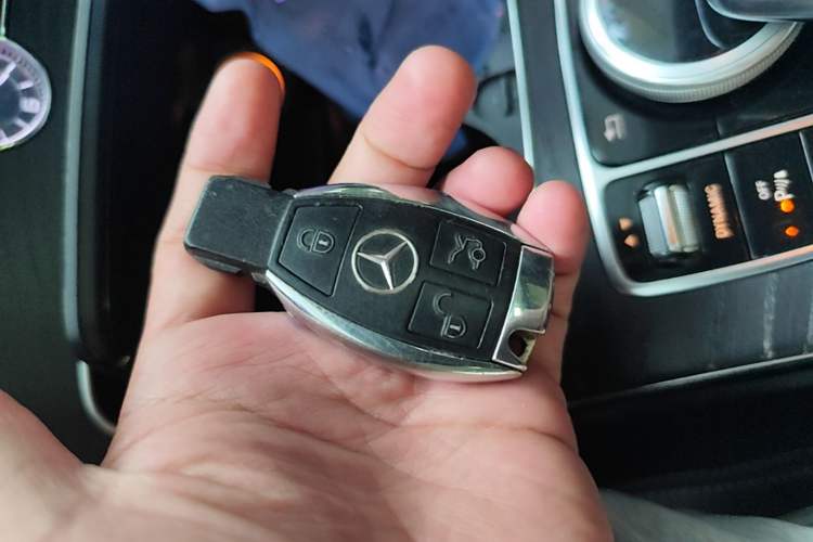 Used Mercedes-Benz C-Class 2015 Revised C 200 L Sport Edition Vehicle Key