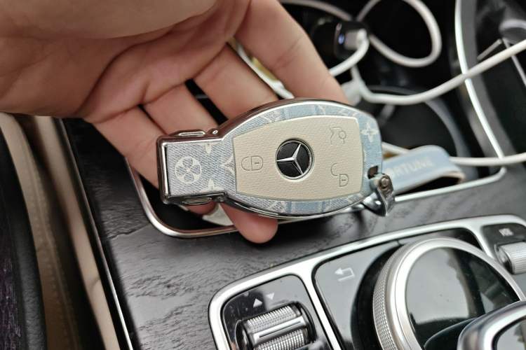 Used Mercedes-Benz C-Class 2015 C 260 L Sport Edition Vehicle Key