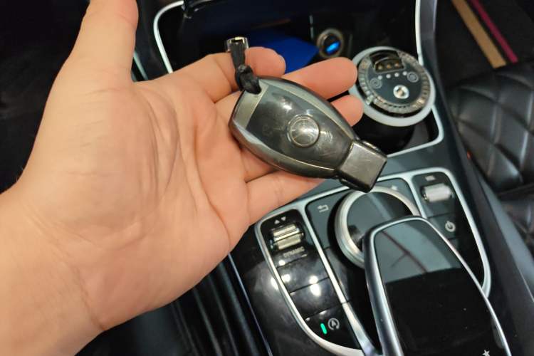 Used Mercedes-Benz C-Class 2015 C 200 Sport Edition Vehicle Key