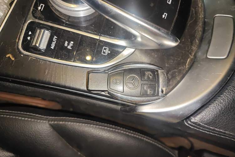 Used Mercedes-Benz C-Class 2015 Revised C 200 L Sport Edition Vehicle Key